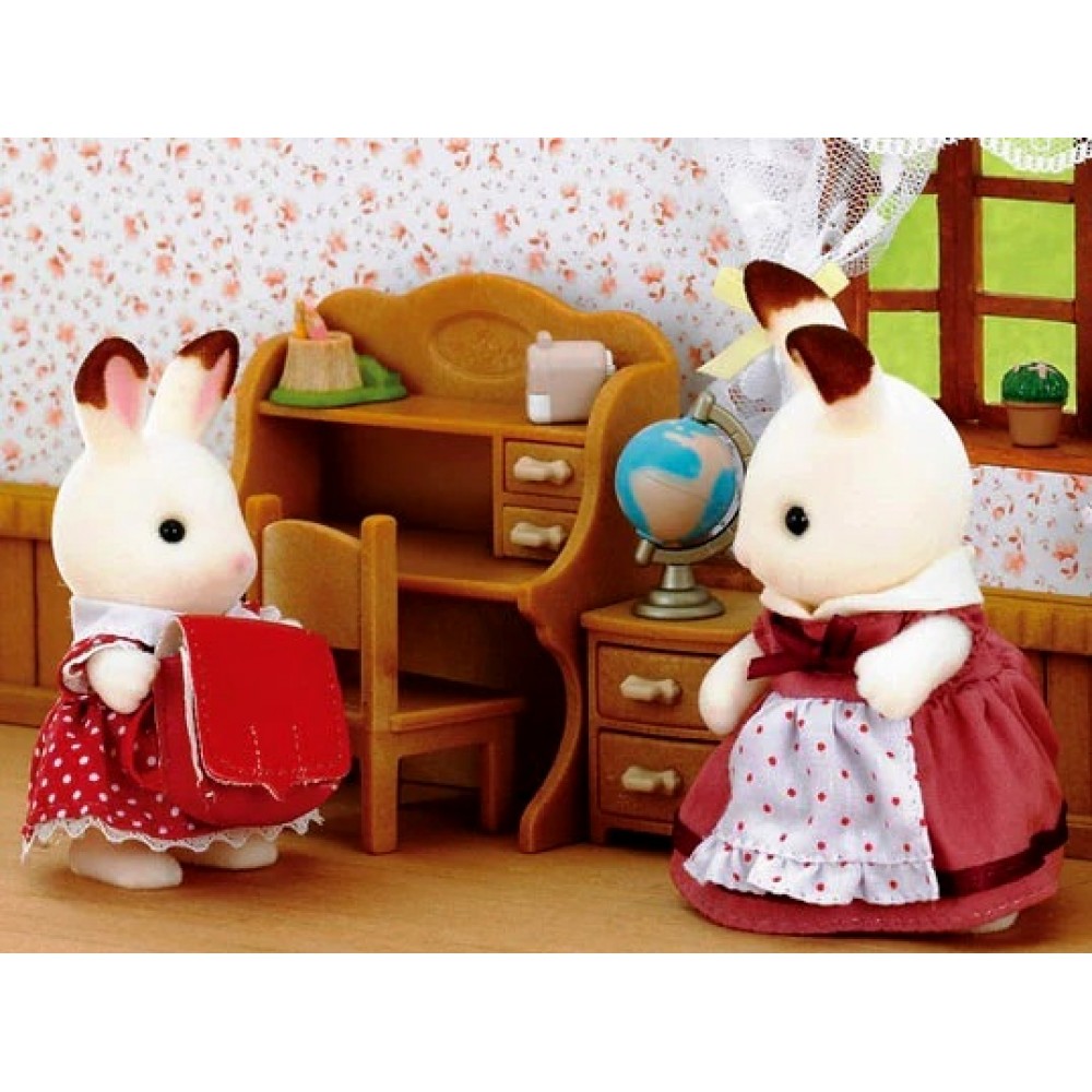 Sylvanian Families - Baby Chocolate Rabbit and Bed - Figurine and Furniture Set - Immerse yourself in the world of the Sylvanian family - Dollhouse furniture - Toy for children aged 3+ - 5017