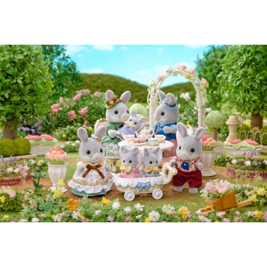 Cottontail Rabbit Family 7-figure Celebration Set (SYL05863) RRP £47.99